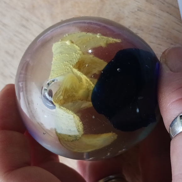 VINTAGE Glass Heavy Paperweight Flower Collectible - Picture 6 of 8